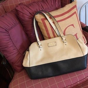 Kate spade purse in great condition!